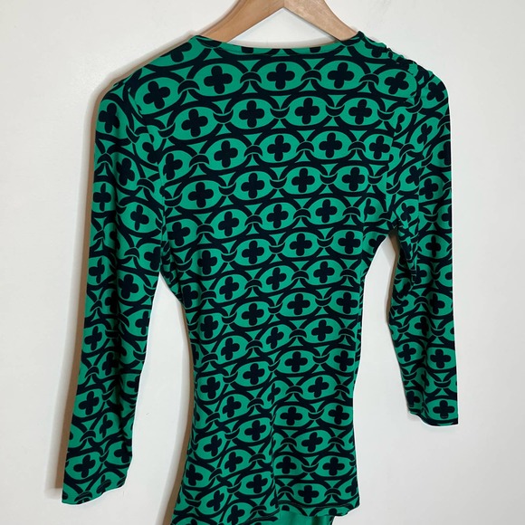 Boden Women's Printed Top Size 4 Green Navy Surplice V Neck Pullover Knit - Picture 7 of 10